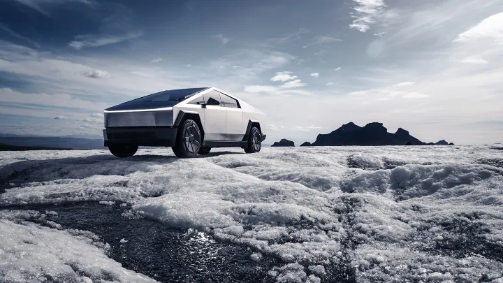 Táirgeadh Cybertruck Tesla le Stopadh ar feadh Trí Lá