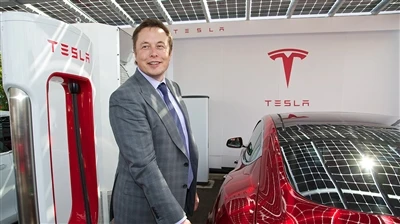 Bainisteoir Cumarsáide a Fhostú? Féadfaidh Tesla a Straitéis Caidreamh Poiblí...