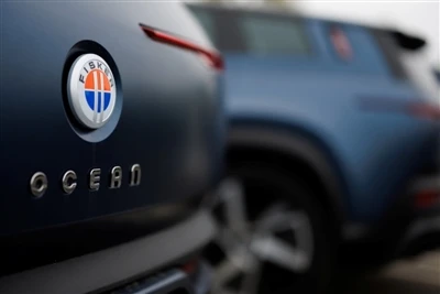 Críochnaíonn NHTSA Imscrúdú ar Beagnach 7,000 SUV Fisker Electric
