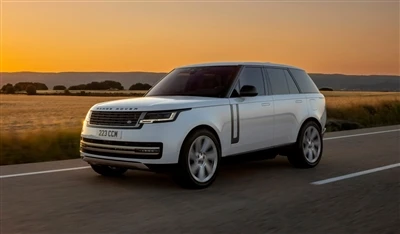 Jaguar Land Rover Le Infheistiú $180 Milliún i dTeicneolaíocht Tiomána Uathri...